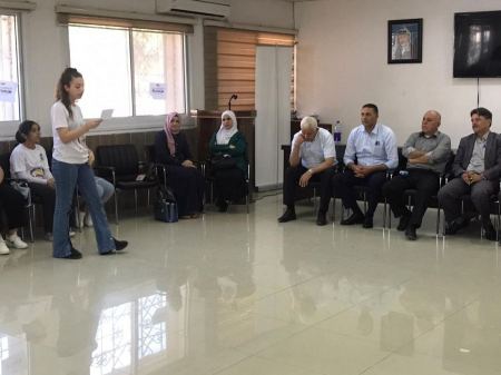 افتتح رئيس بلدية طوباس الاخ حسام دراغمة الدورة التدريبية في الكتابة الابداعية للموهوبين